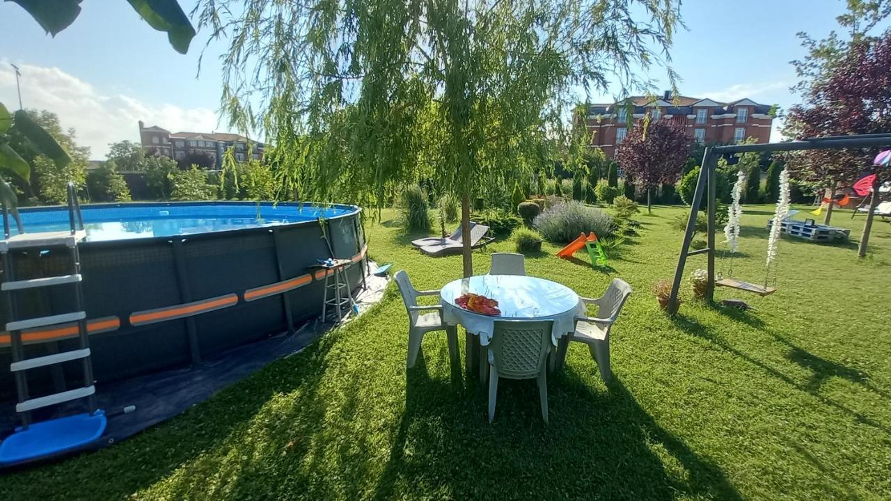 Green Villa Rodna Skopje Exteriör bild